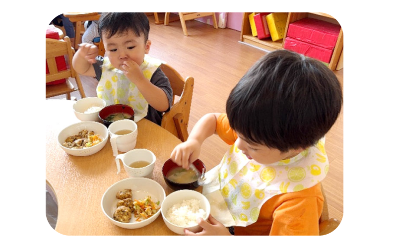食事用エプロン・おしぼり不要